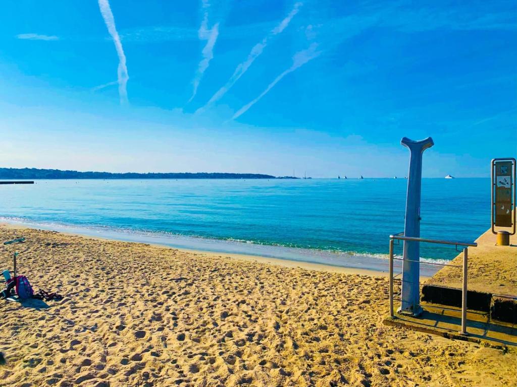1 bedroom Sea view swimming pool beach on foot parking appartement pied des pistes 10