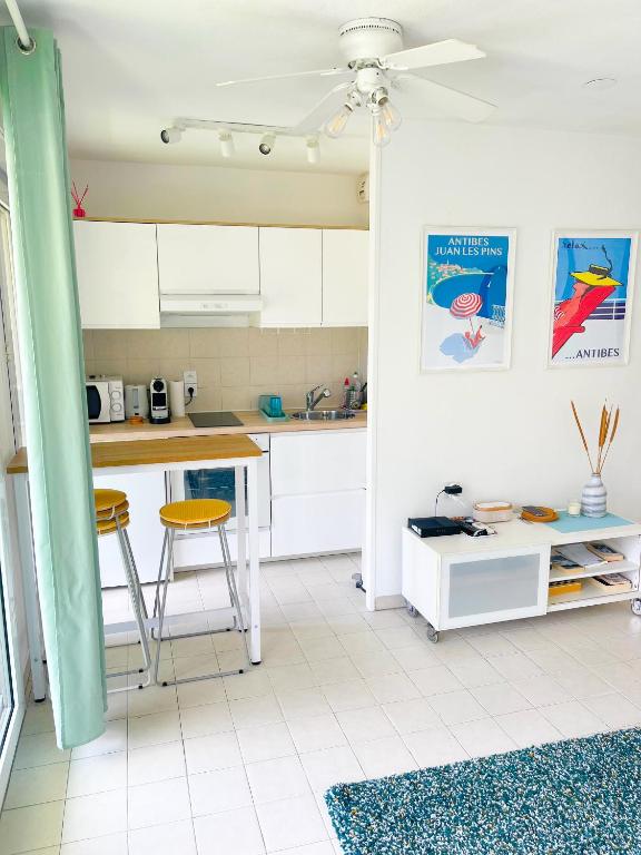 1 bedroom Sea view swimming pool beach on foot parking appartement pied des pistes 7