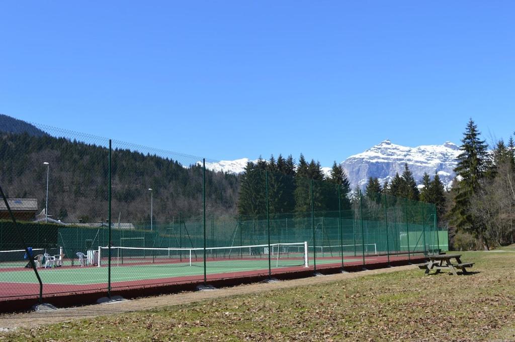 2 bedroom Apartment in Les Houches Stones throw from Prairon lift appartement pied des pistes 11