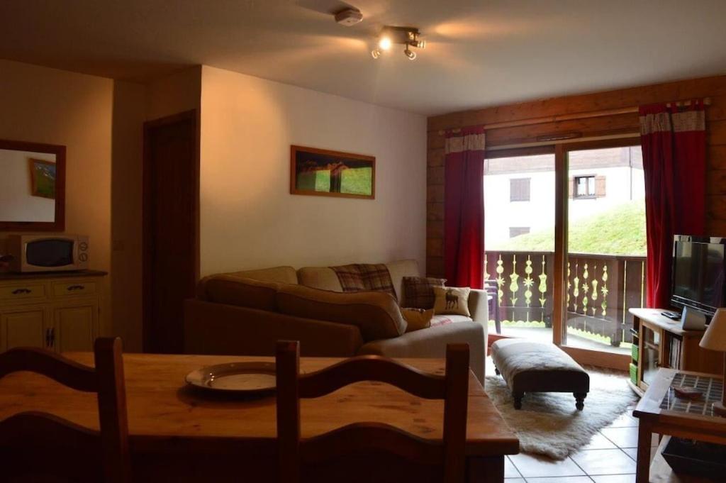 2 bedroom Apartment in Les Houches Stones throw from Prairon lift appartement pied des pistes 4