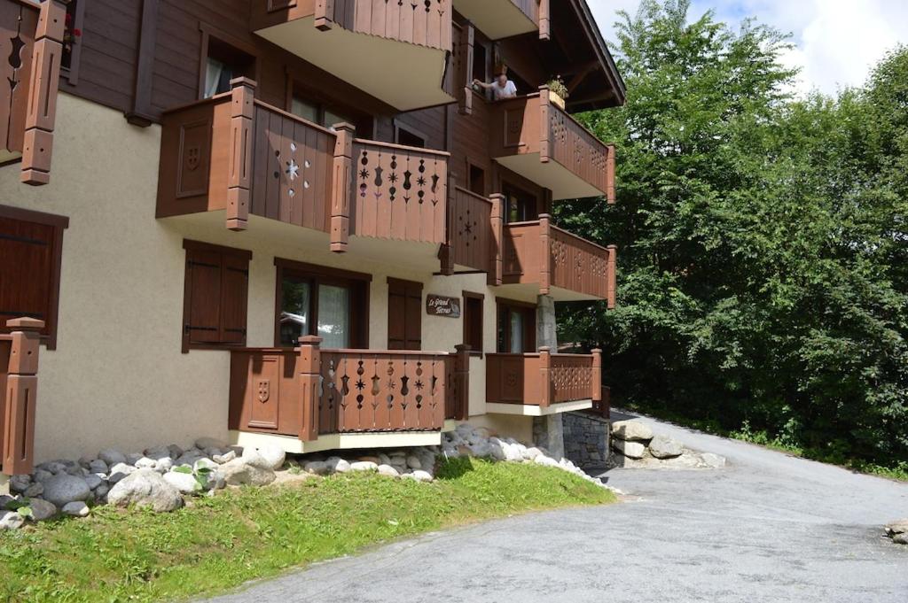 2 bedroom Apartment in Les Houches Stones throw from Prairon lift appartement pied des pistes 5