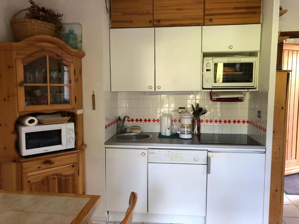 2 pieces avec terrasse Morillon Village appartement pied des pistes 7