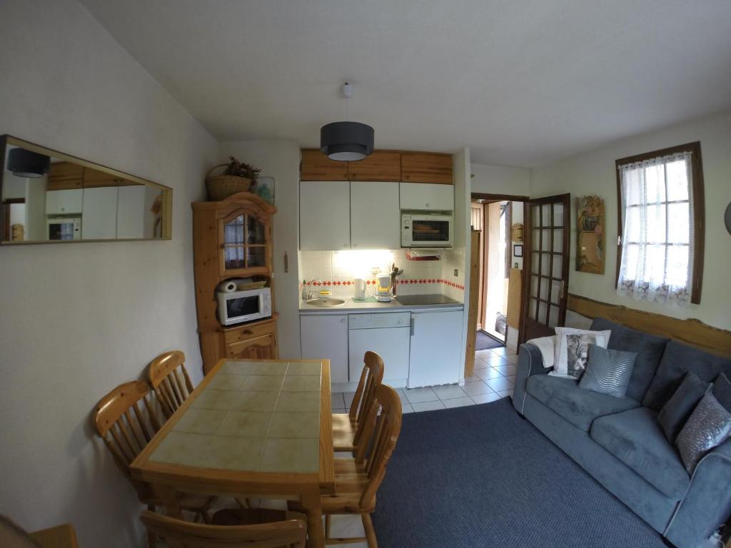 2 pieces avec terrasse Morillon Village appartement pied des pistes 8