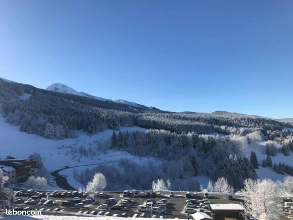2 pieces renove 36 m² sud avec vue montagne appartement pied des pistes 8
