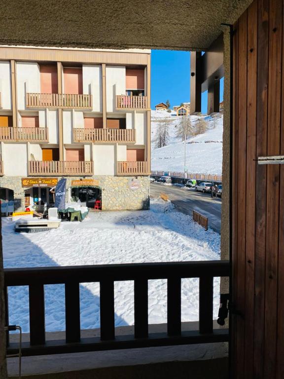2 room apartment in the center close to the slopes gite pied des pistes 7