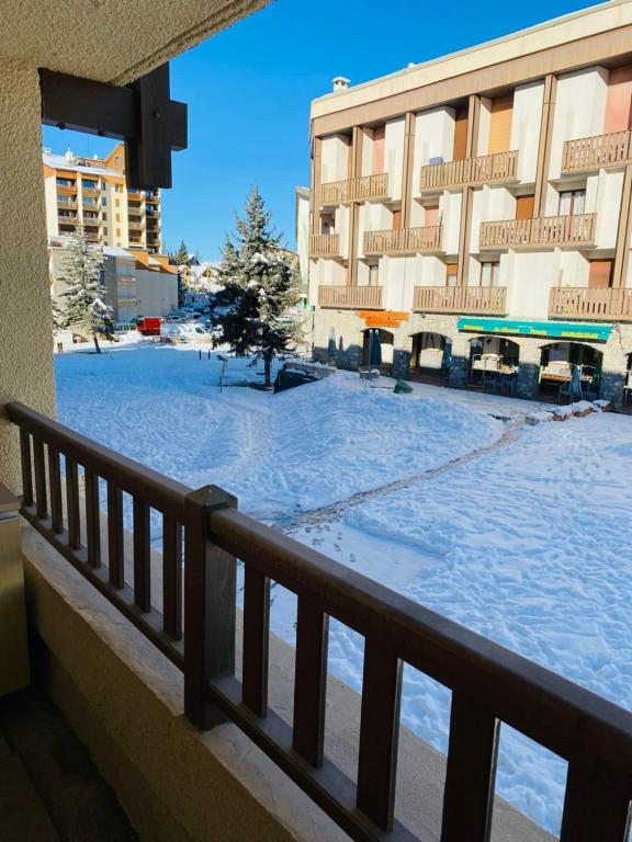 2 room apartment in the center close to the slopes gite pied des pistes 8