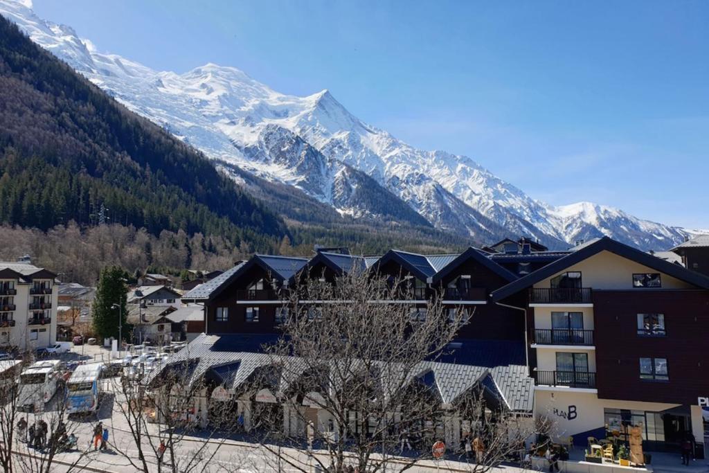 27 m avec BALCON VUE Mont Blanc HYPERCENTRE appartement pied des pistes