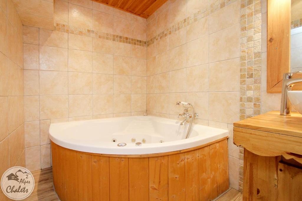 2AlpesChalets Chalet Marie 1 Standing et Sauna au pieds des pistes gite pied des pistes 7