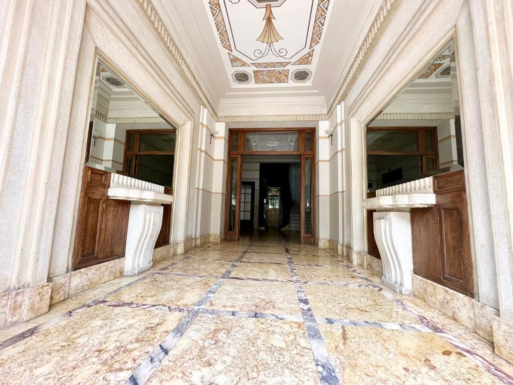 3 pieces 100m2 balcon centre juan 2 pas des plages appartement pied des pistes 14