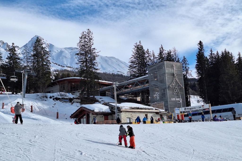 3 rooms apartment in front of snow appartement pied des pistes 16