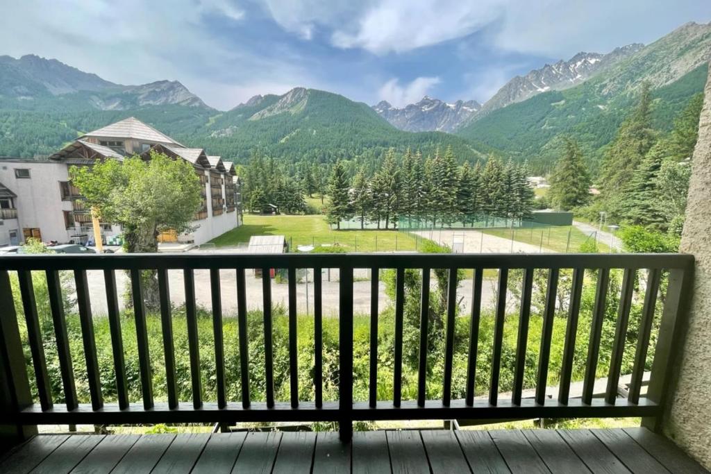 30 m next to Les Grands Bains appartement pied des pistes 8