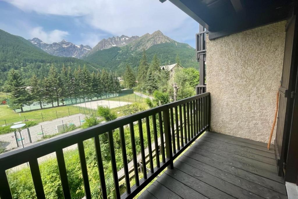 30 m next to Les Grands Bains appartement pied des pistes 9