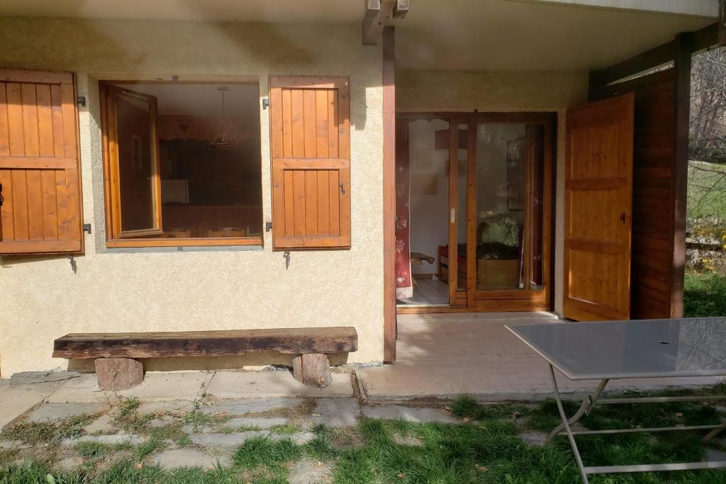 40m with garden and nice view on the valley appartement pied des pistes 17