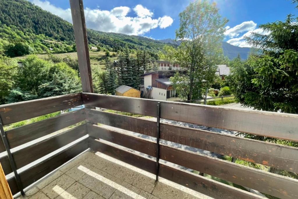 75m With Balcony Near The Slopes appartement pied des pistes 14