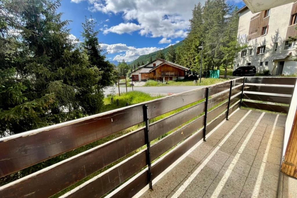 75m With Balcony Near The Slopes appartement pied des pistes 15