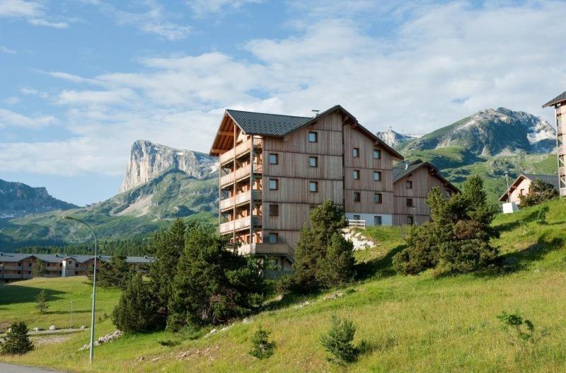 ANCOLIE 23 Les Chalets de Super D appartement pied des pistes 3
