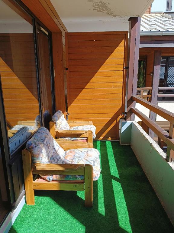 APPT 4 6 PERS 28m2 tout equipe 30m des pistes appartement pied des pistes 11