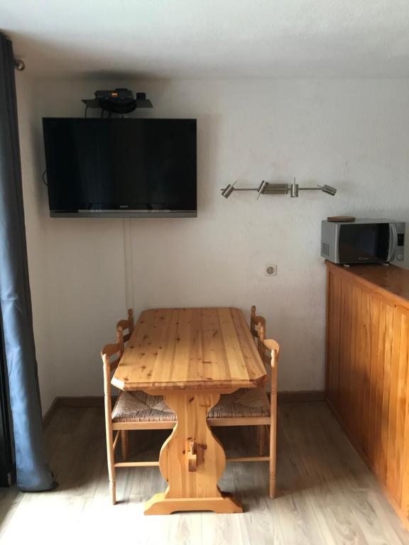 APPT 4 6 PERS 28m2 tout equipe 30m des pistes appartement pied des pistes 12