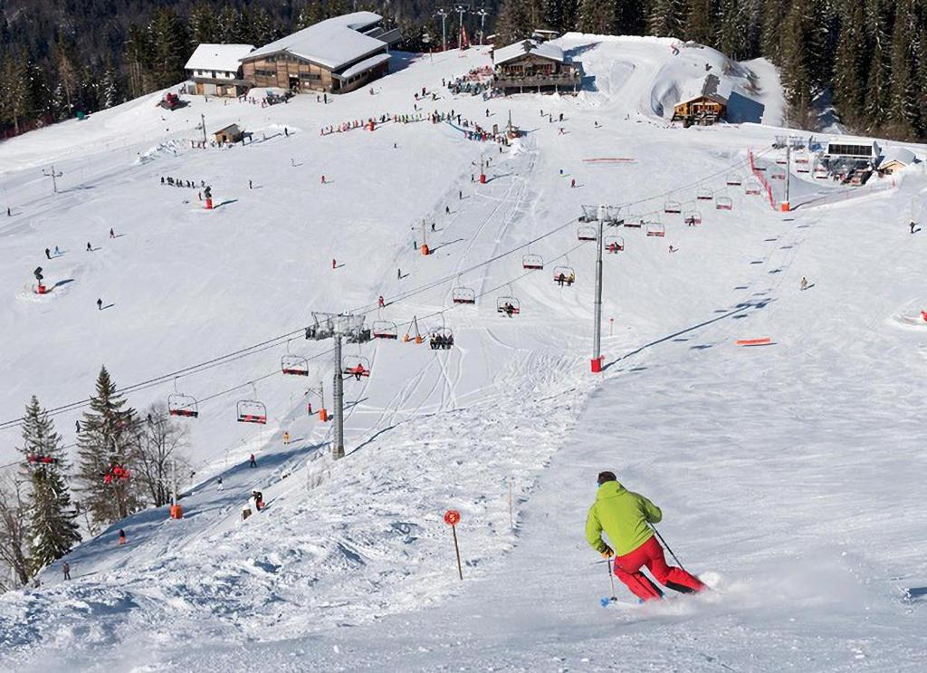 APPT 4 6 PERS 28m2 tout equipe 30m des pistes appartement pied des pistes 4