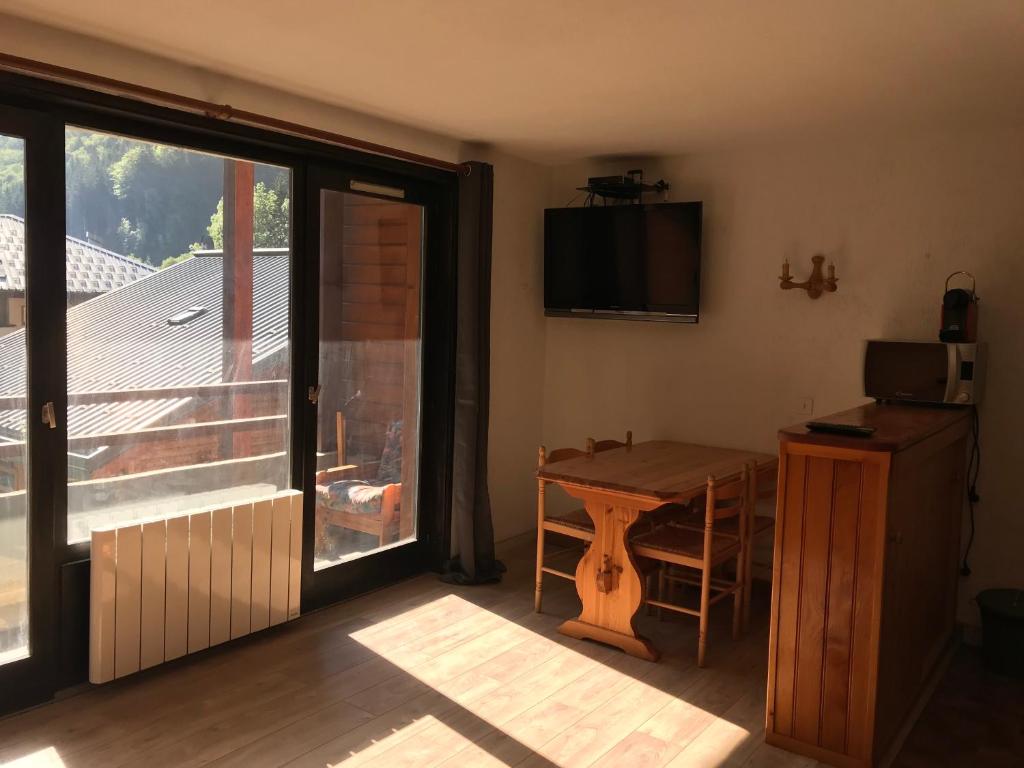APPT 4 6 PERS 28m2 tout equipe 30m des pistes appartement pied des pistes 7