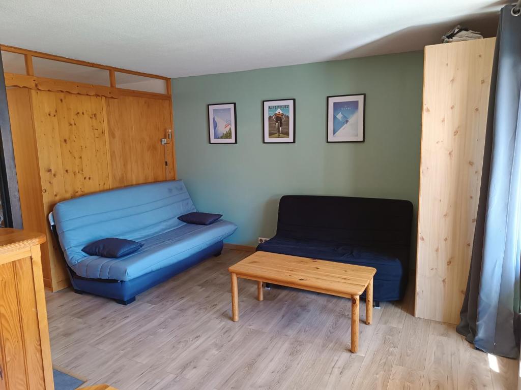 APPT 4 6 PERS 28m2 tout equipe 30m des pistes appartement pied des pistes
