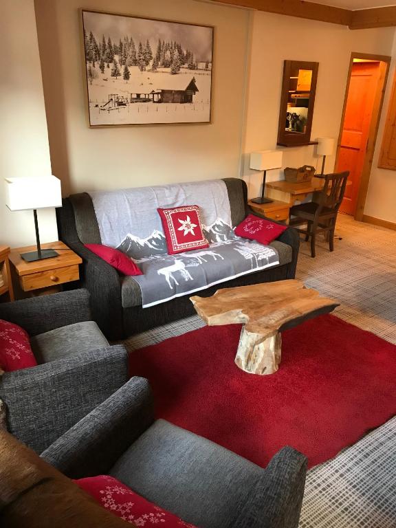 ARC 1950 5 skis au pied piscine 47pers appartement pied des pistes 9
