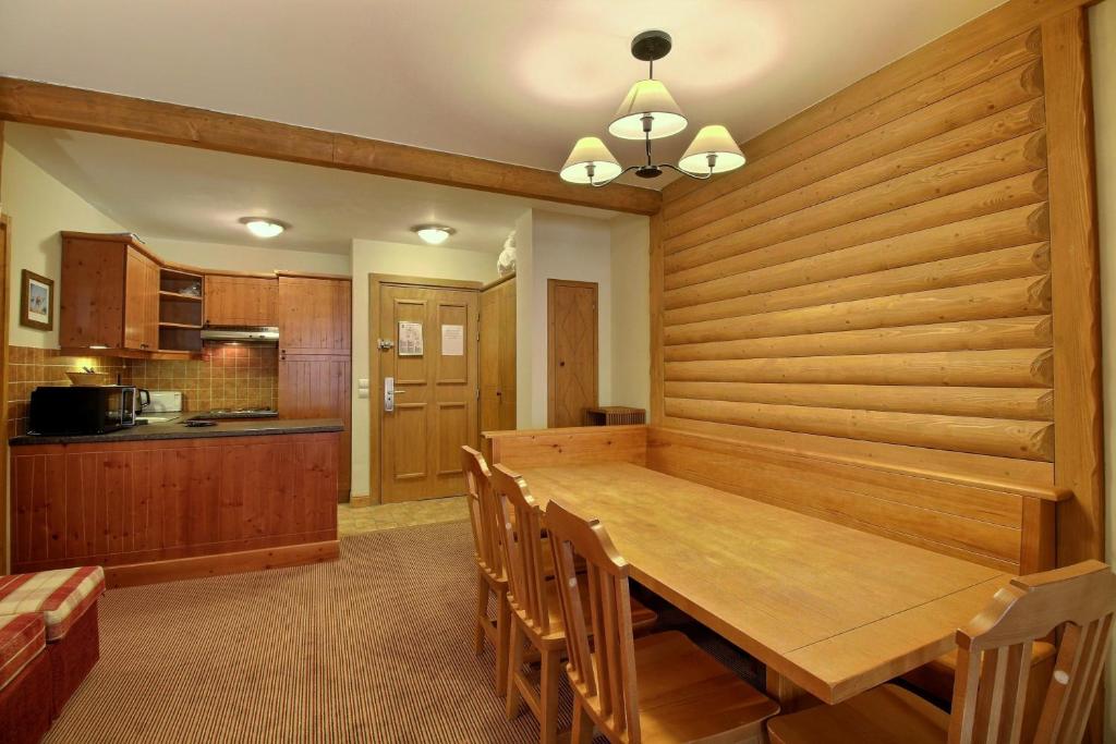 ARC 1950 Appartement 3 chambres Duplex Cheminee 8 personnes appartement pied des pistes 17