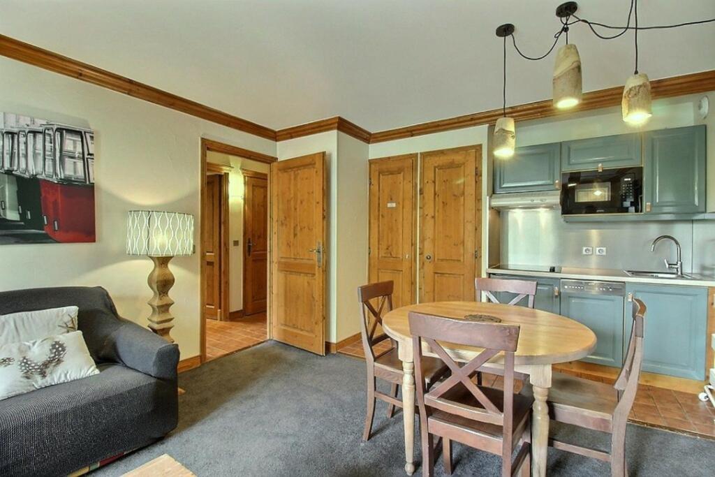 ARC 1950 Appartement 5 personnes ski aux pieds Sauna Hammam Jacuzzi appartement pied des pistes 13