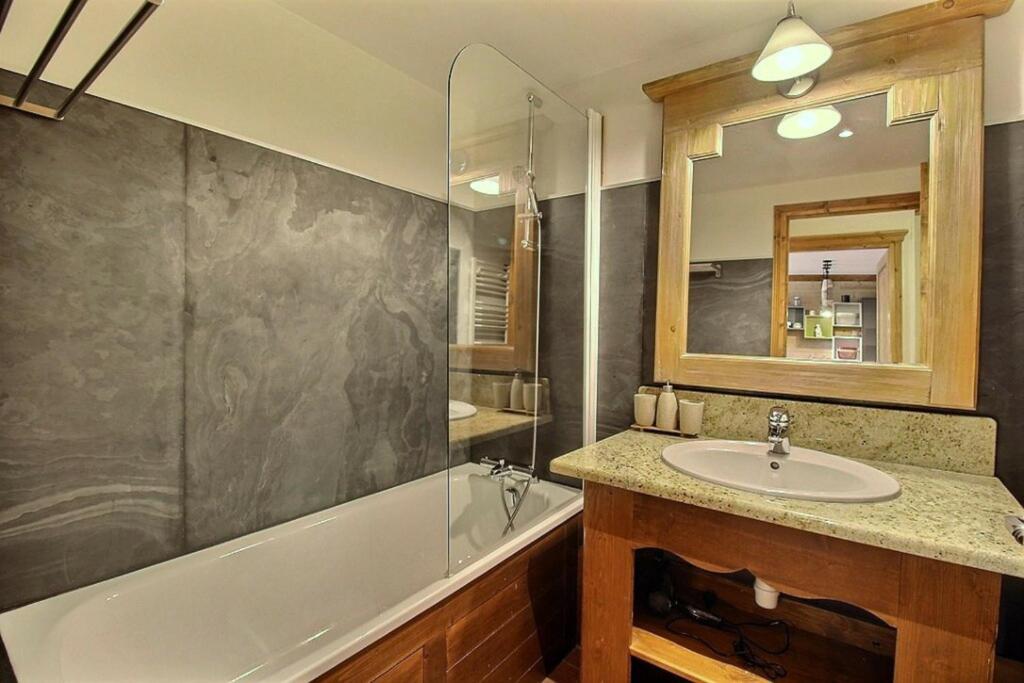 ARC 1950 Appartement 5 personnes ski aux pieds Sauna Hammam Jacuzzi appartement pied des pistes 7