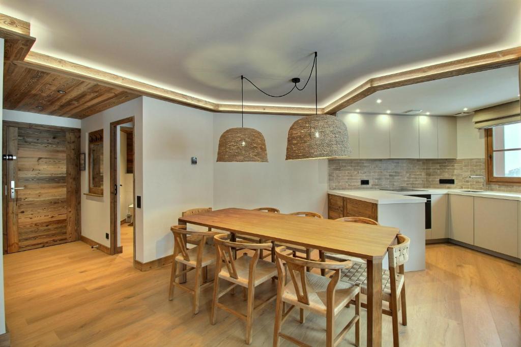 ARC 1950 Appartement 8 personnes Duplex Cheminee ski aux pieds Sauna Hammam Jacuzzi Piscine appartement pied des pistes