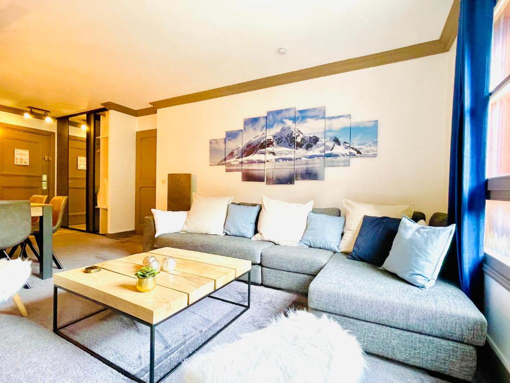 ARC 1950 Appt 68 pers LUXE MANOIR SAVOIE SKI IN SKI OUT appartement pied des pistes 12