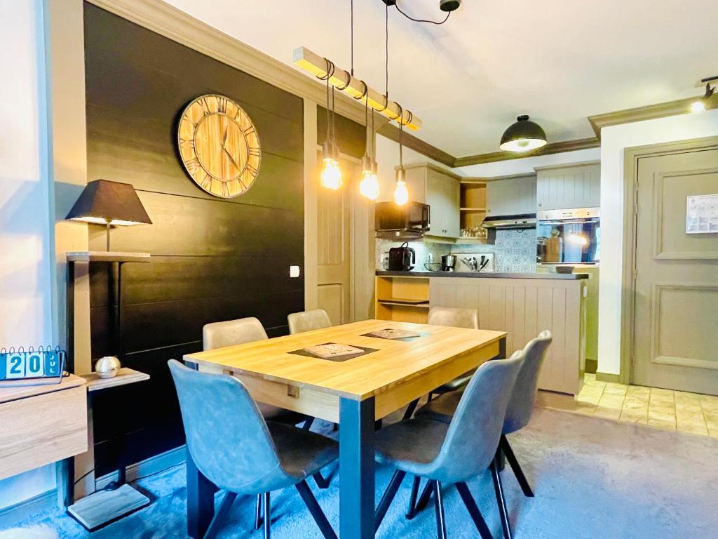 ARC 1950 Appt 68 pers LUXE MANOIR SAVOIE SKI IN SKI OUT appartement pied des pistes 4