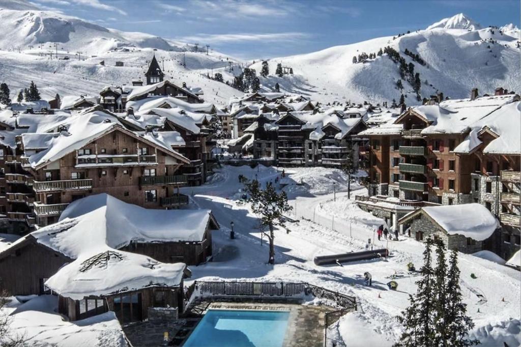 ARC 1950 Appt 68 pers LUXE MANOIR SAVOIE SKI IN SKI OUT appartement pied des pistes 6