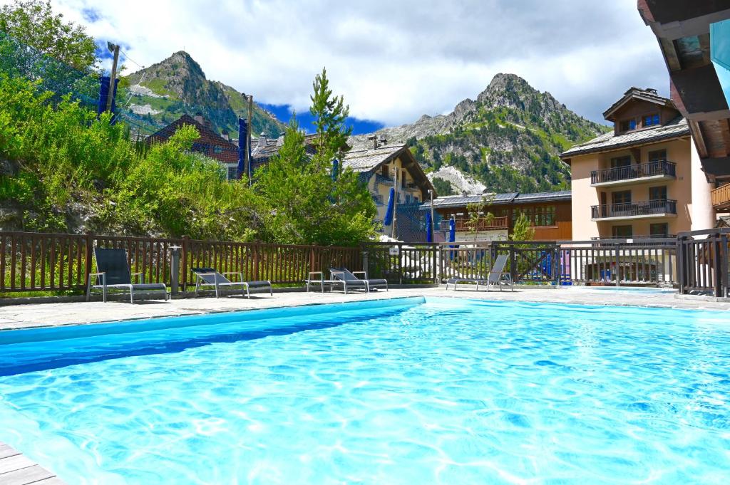 ARC 1950 cozy apartment with mountain view appartement pied des pistes 17