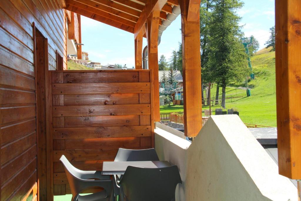 Adonis Valberg hotel pied des pistes 15