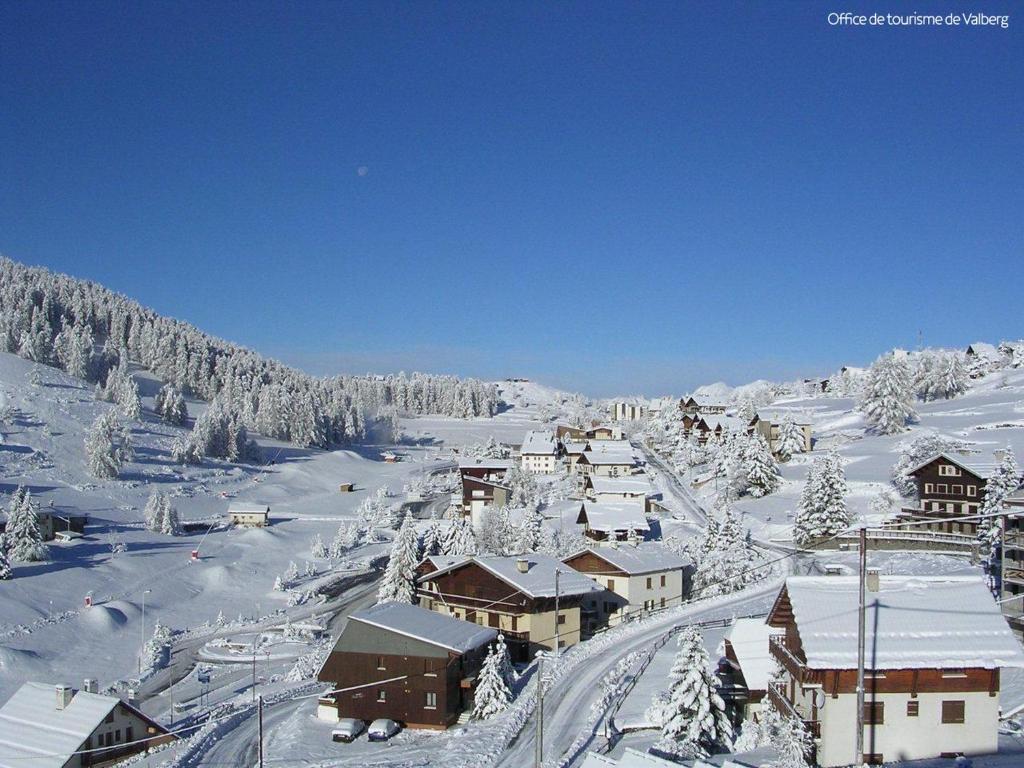 Adonis Valberg hotel pied des pistes 8