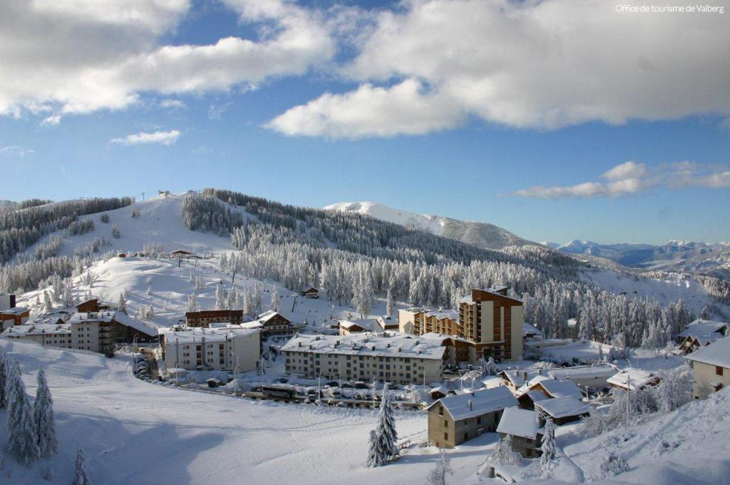 Adonis Valberg hotel pied des pistes 9
