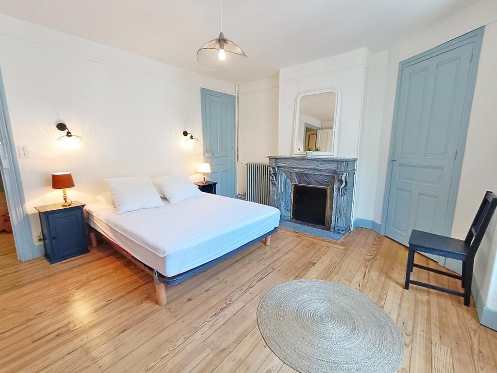Alphonse 52 grand T4 terrasse wifi 6 personnes appartement pied des pistes 1