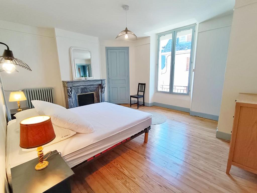 Alphonse 52 grand T4 terrasse wifi 6 personnes appartement pied des pistes 12