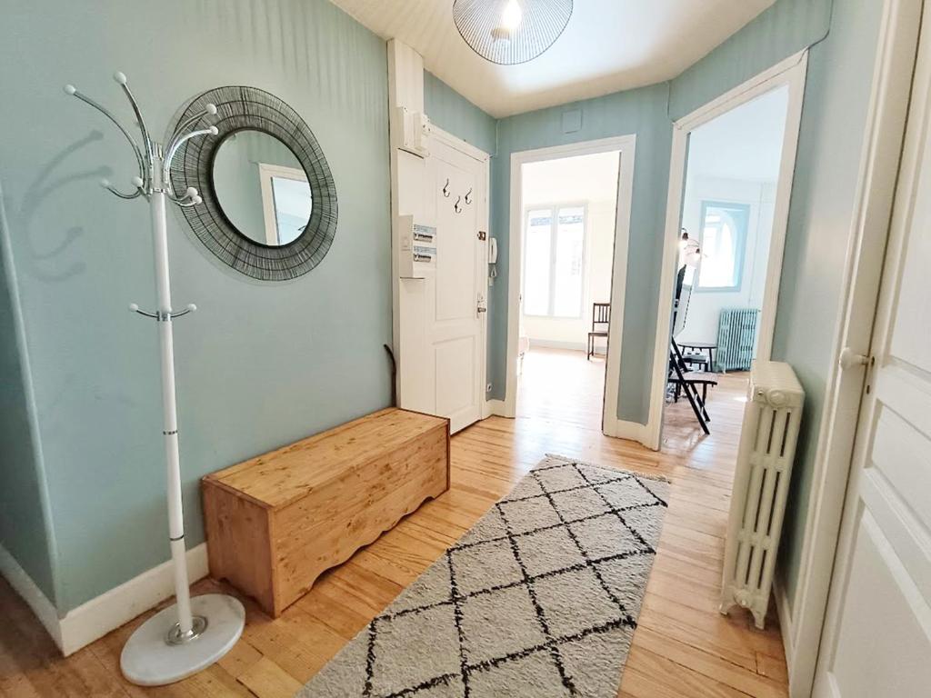 Alphonse 52 grand T4 terrasse wifi 6 personnes appartement pied des pistes 14