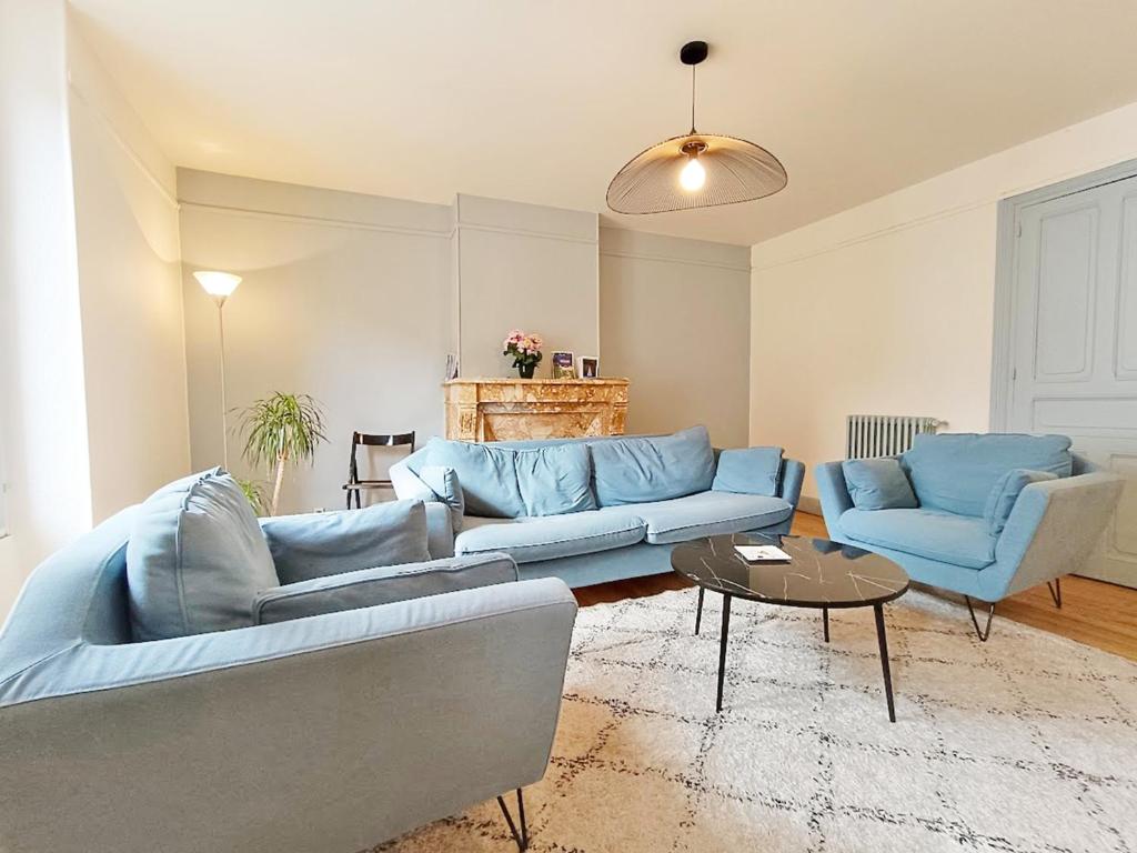 Alphonse 52 grand T4 terrasse wifi 6 personnes appartement pied des pistes 17