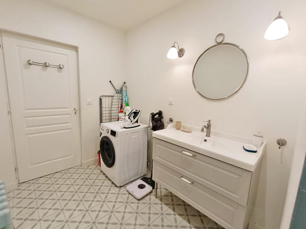 Alphonse 52 grand T4 terrasse wifi 6 personnes appartement pied des pistes 2