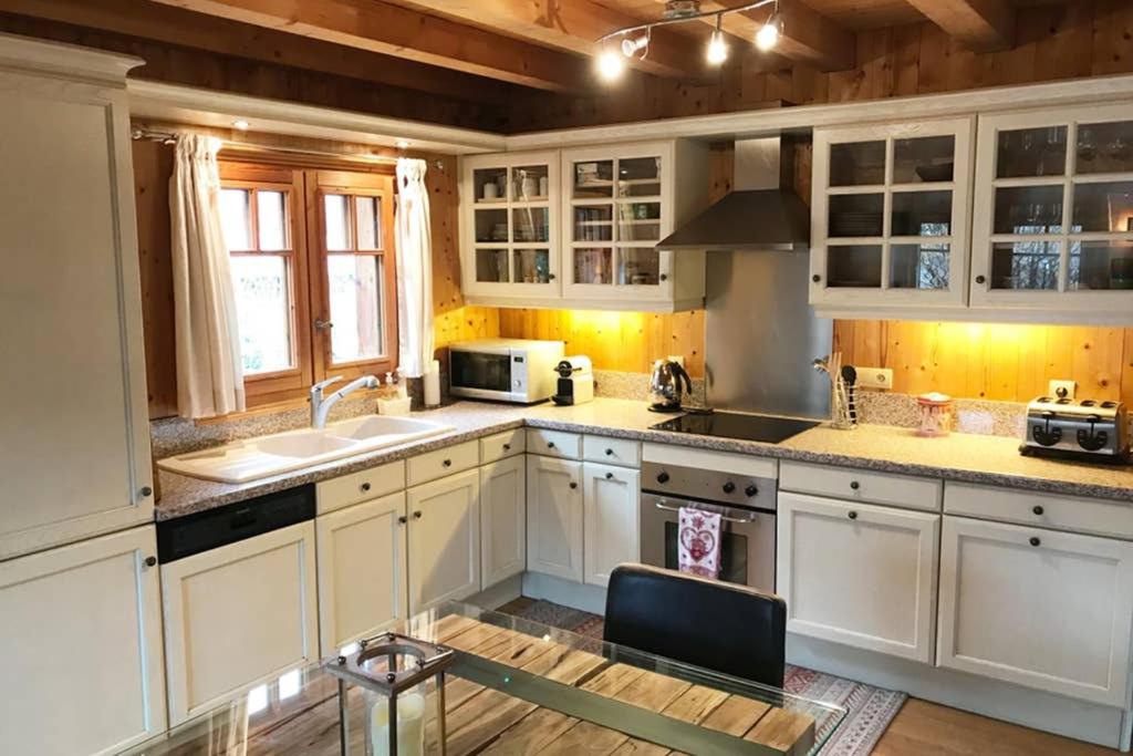 Alpine Retreat with Mont Blanc Panorama top location private parking chalet pied des pistes 3