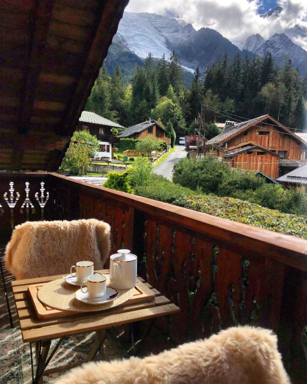 Alpine Retreat with Mont Blanc Panorama top location private parking chalet pied des pistes 5