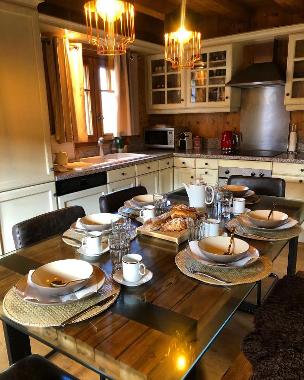 Alpine Retreat with Mont Blanc Panorama top location private parking chalet pied des pistes 9