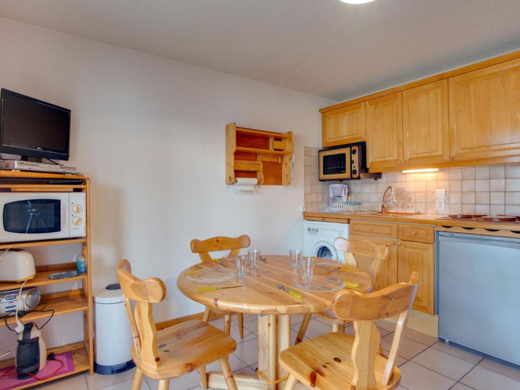 Apartment Aiguille du midi by Interhome appartement pied des pistes 2