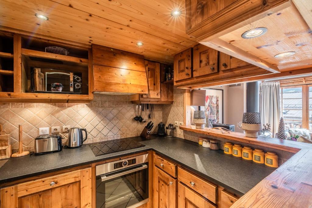 Apartment Garapa Morzine by EMERALD STAY appartement pied des pistes 12