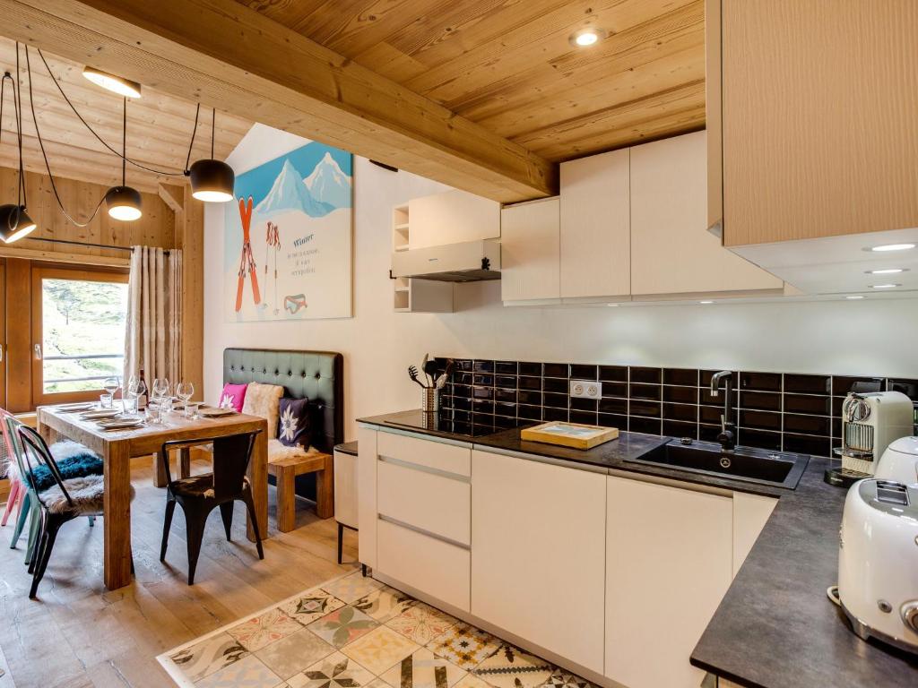 Apartment Grand Roc Val Claret 2 by Interhome appartement pied des pistes 12