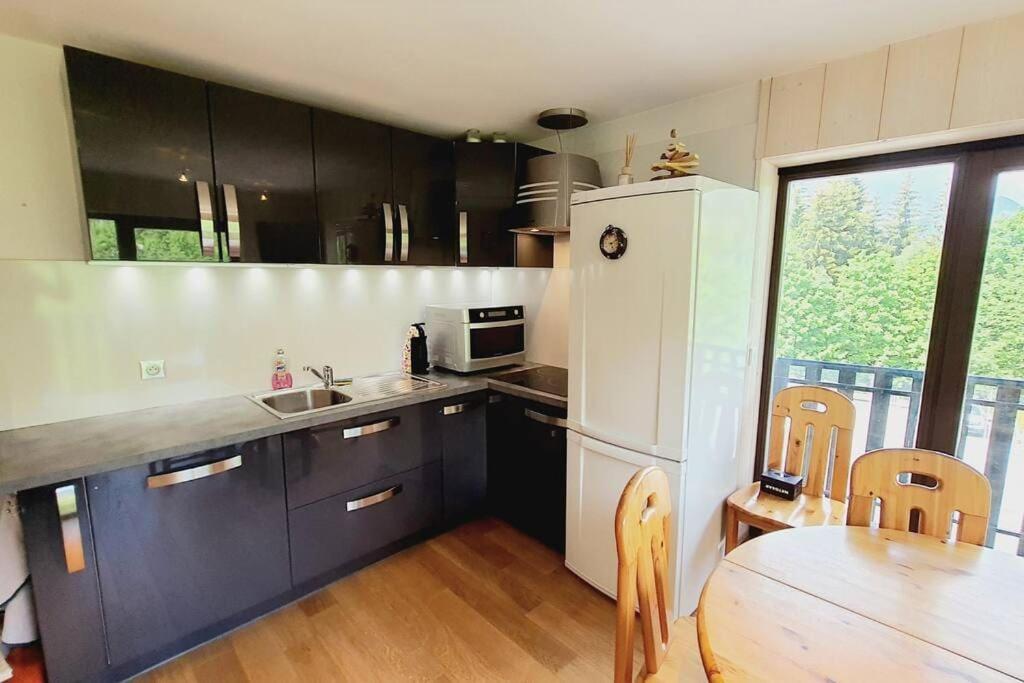 Apartment Grizzly 2 bedrooms Ski inout Les Gets appartement pied des pistes 13