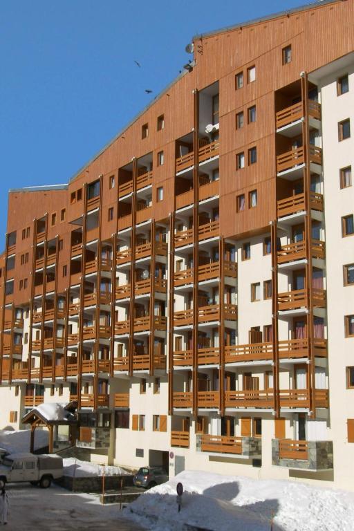 Apartment Lauzieres 307 by Interhome appartement pied des pistes 13